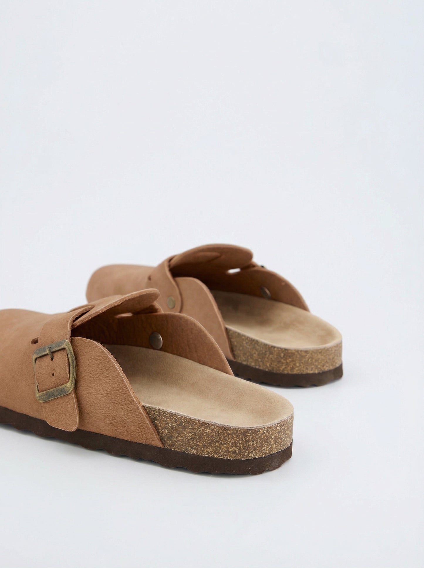 Zueco hebilla efecto piel