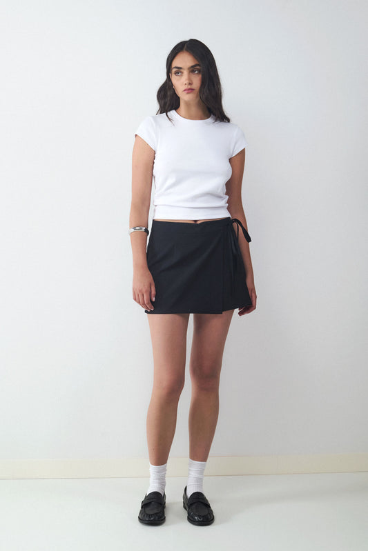 Short pleated skirt