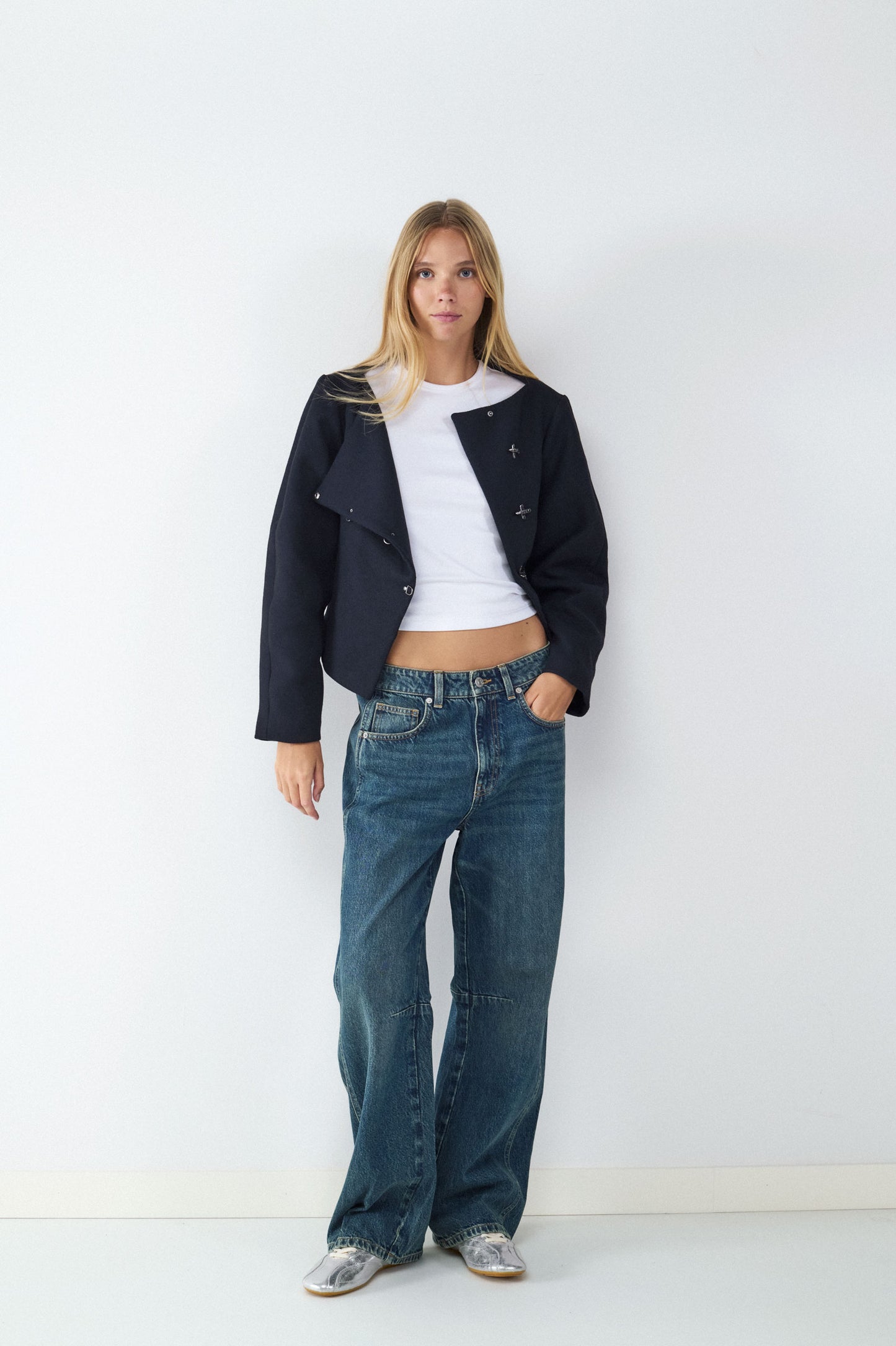 CHAQUETA CON CORCHETES