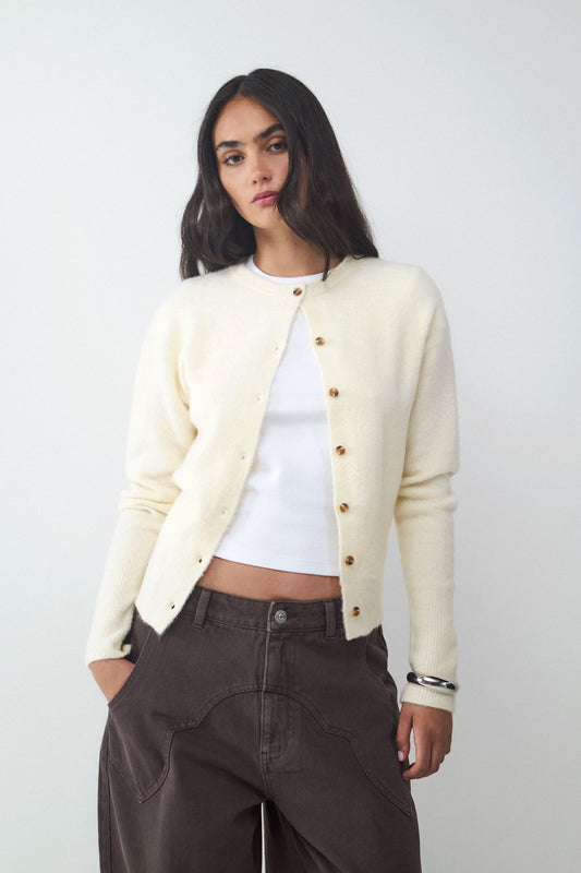 Knitted cardigan with buttons