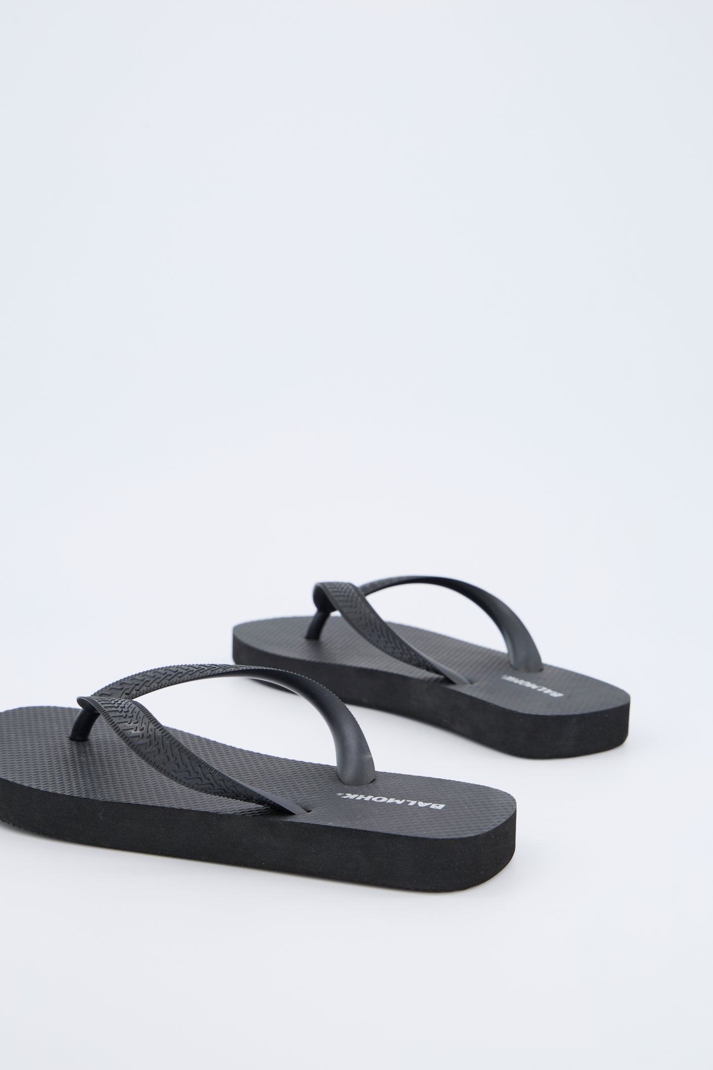 Flat sandal