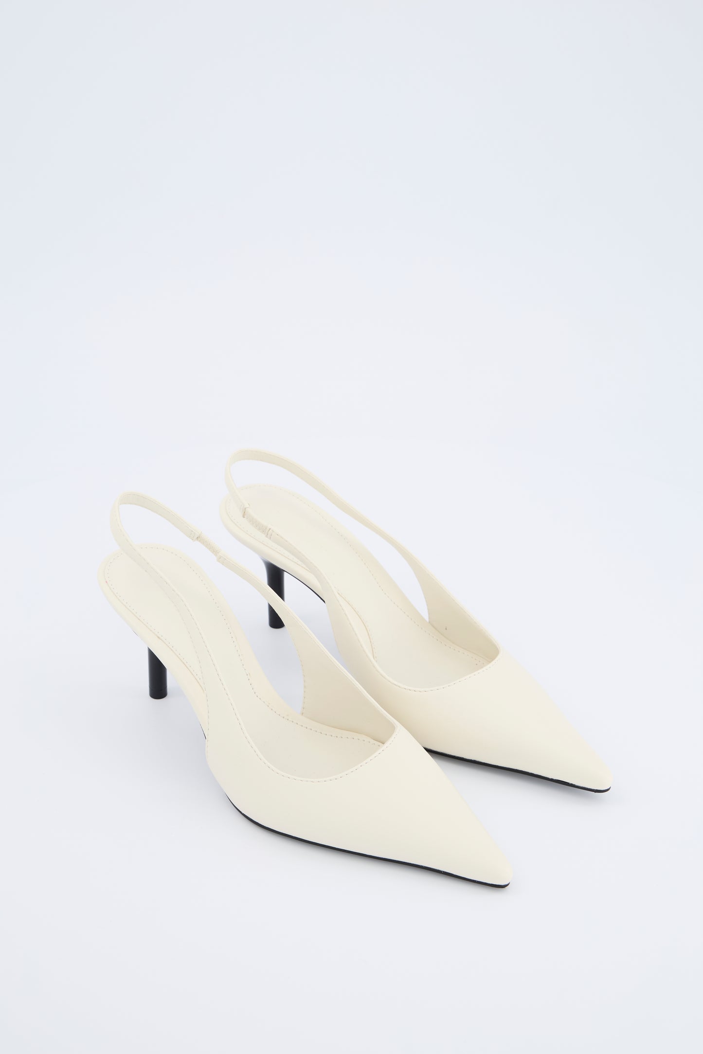 Heel shoe