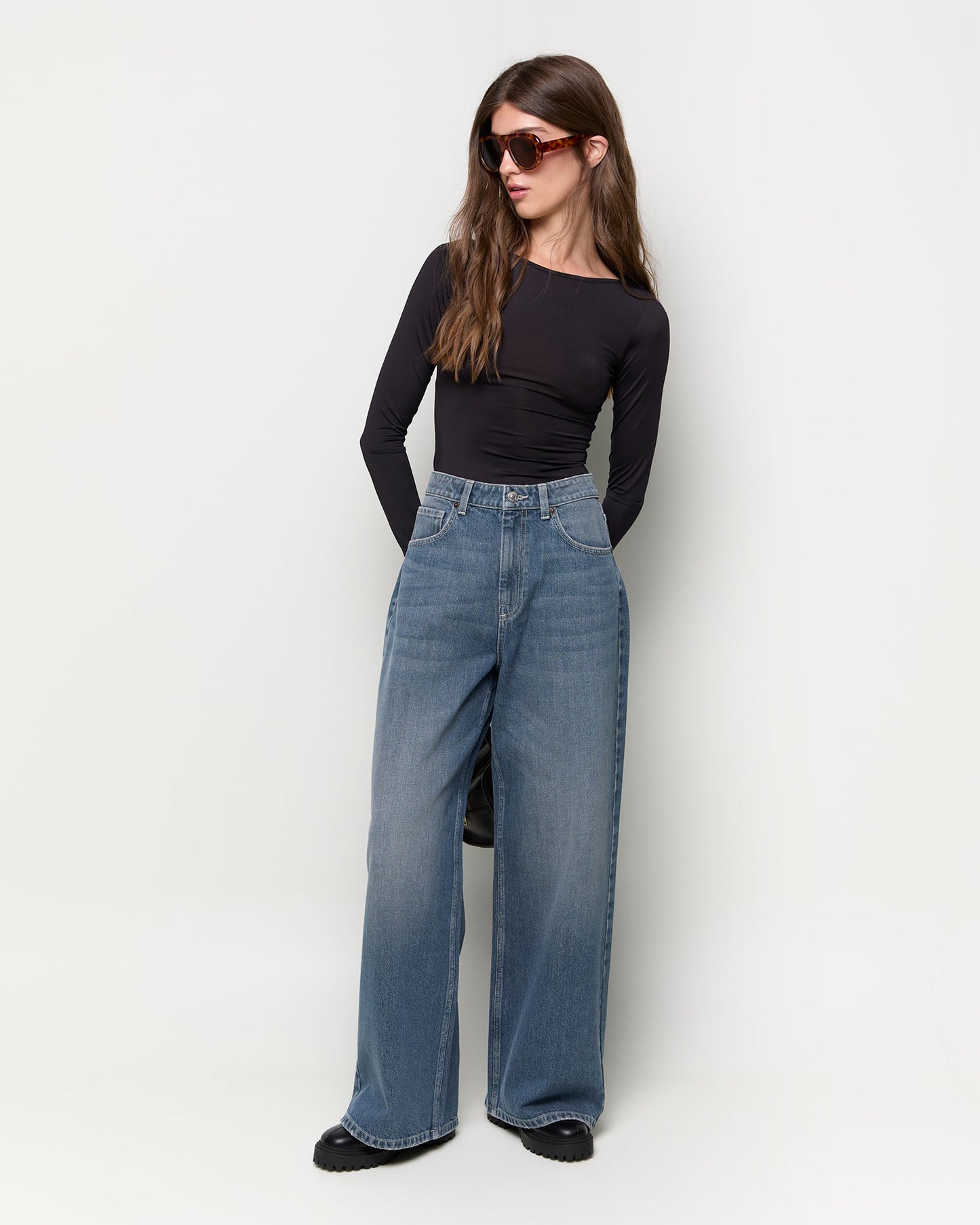 Long-sleeved boat neck bodysuit
