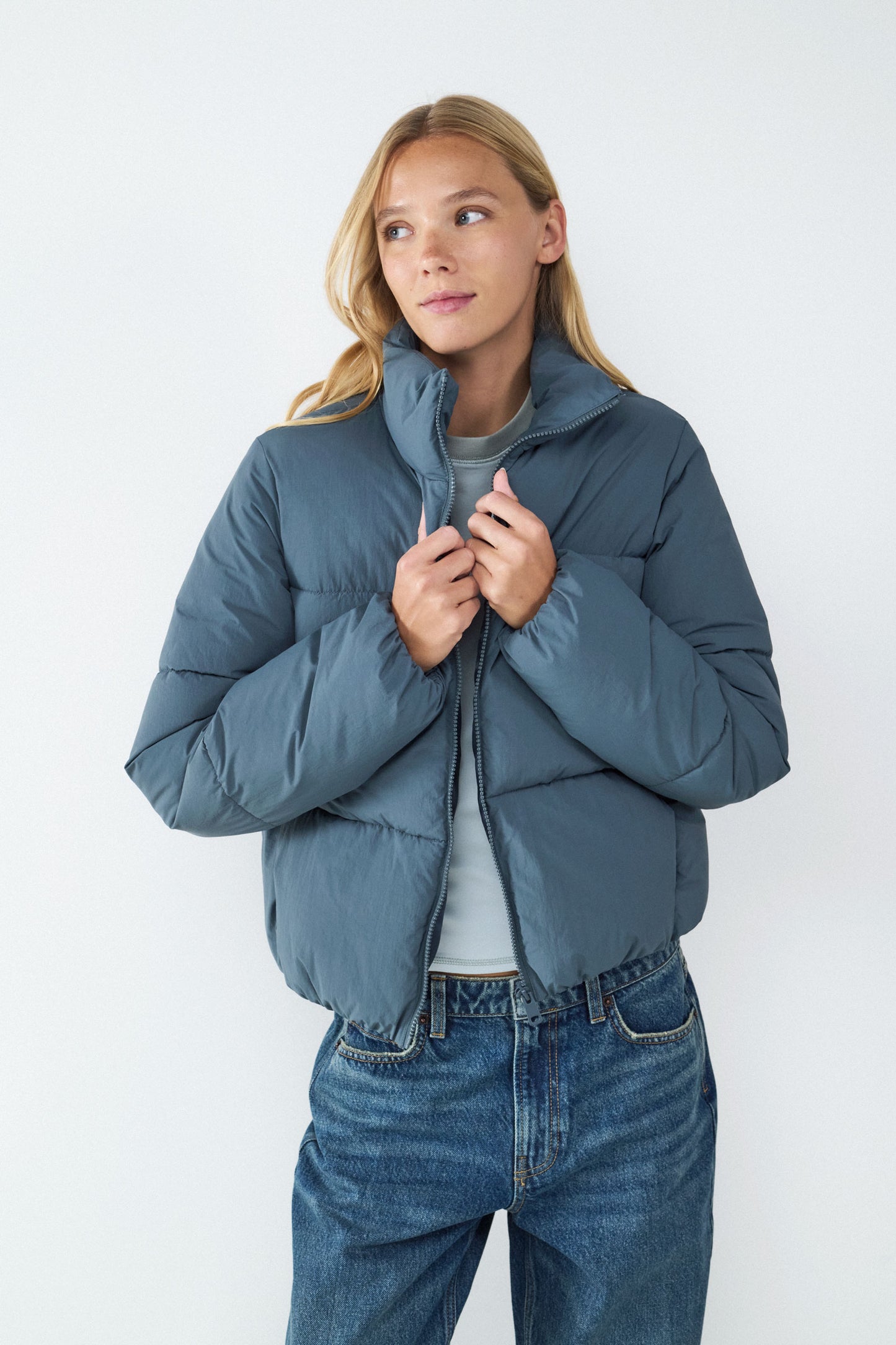 ABRIGO ACOLCHADO CUELLO ALTO