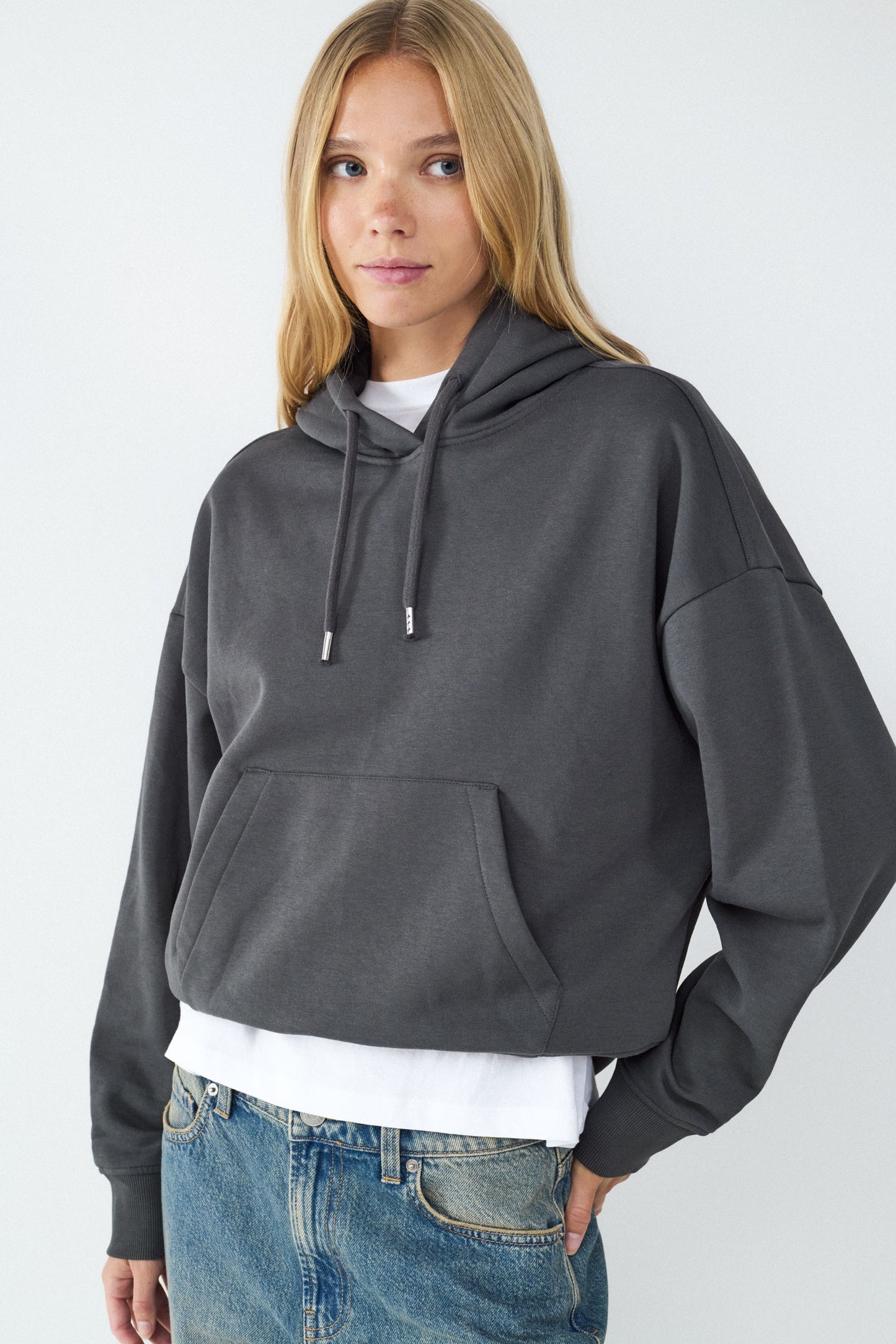 Sudadera básica con capucha