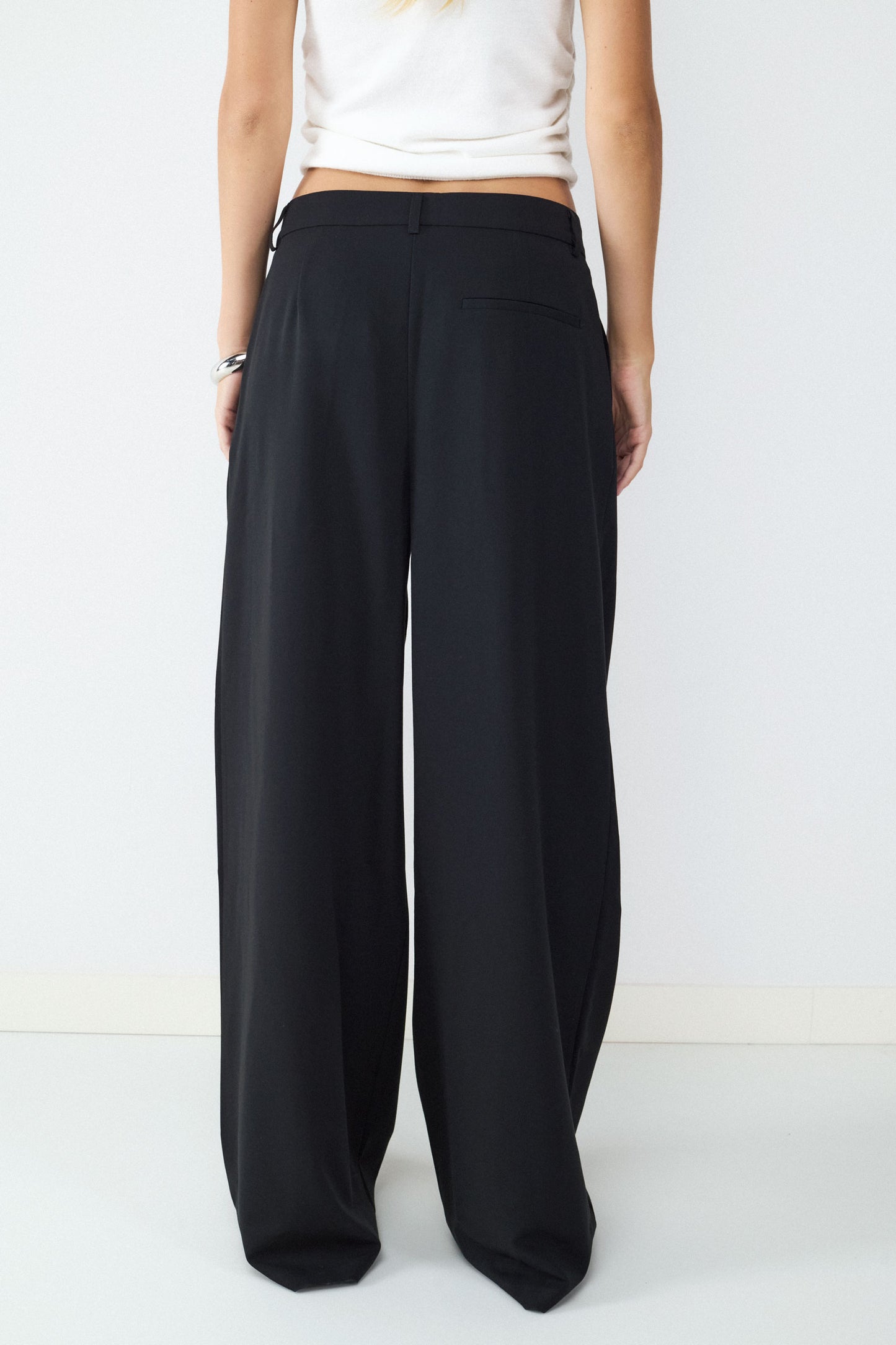PANTALÓN TRAJE PLIEGUES