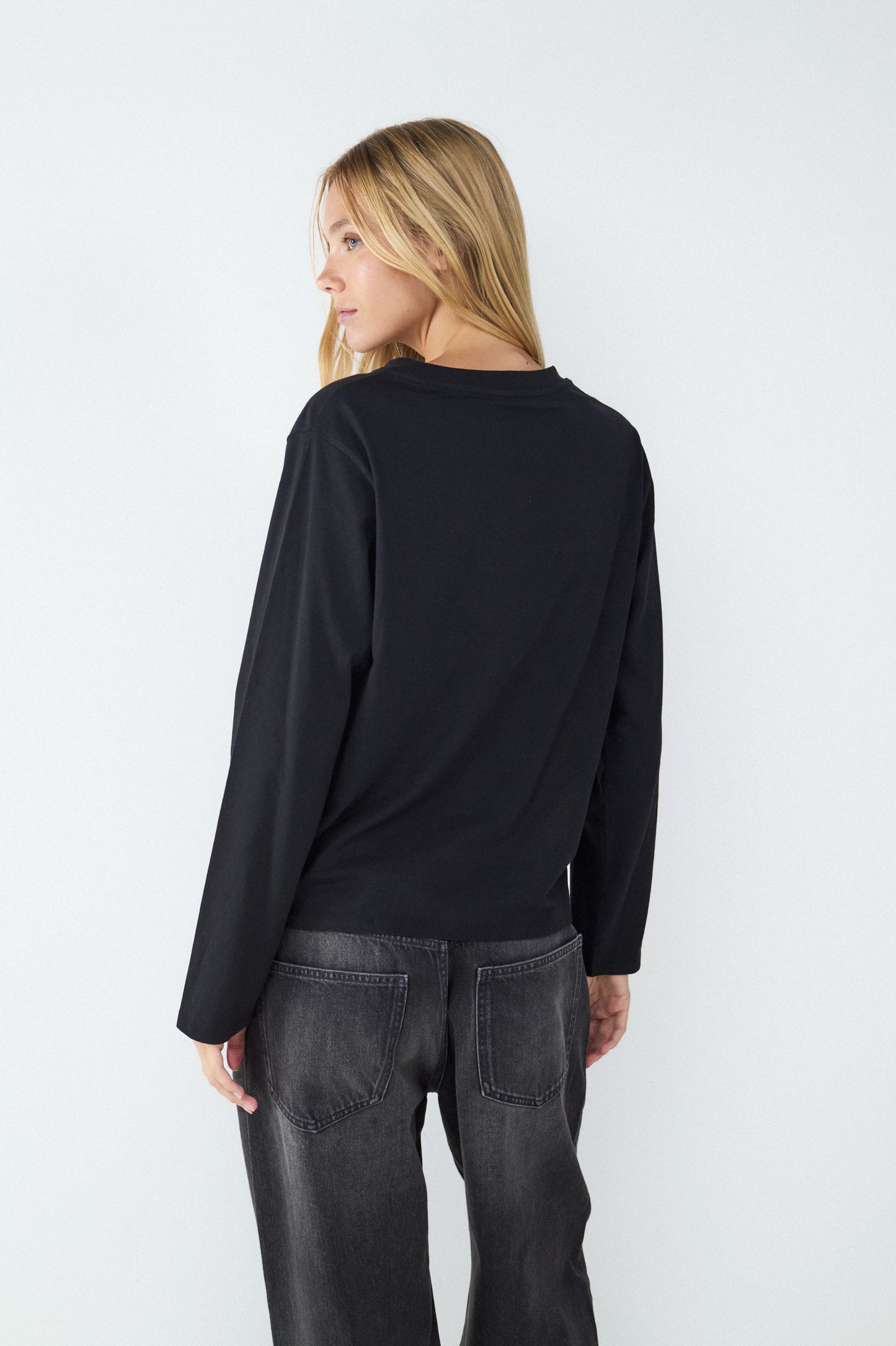 CAMISETA BÁSICA REGULAR MANGA LARGA ALGODÓN