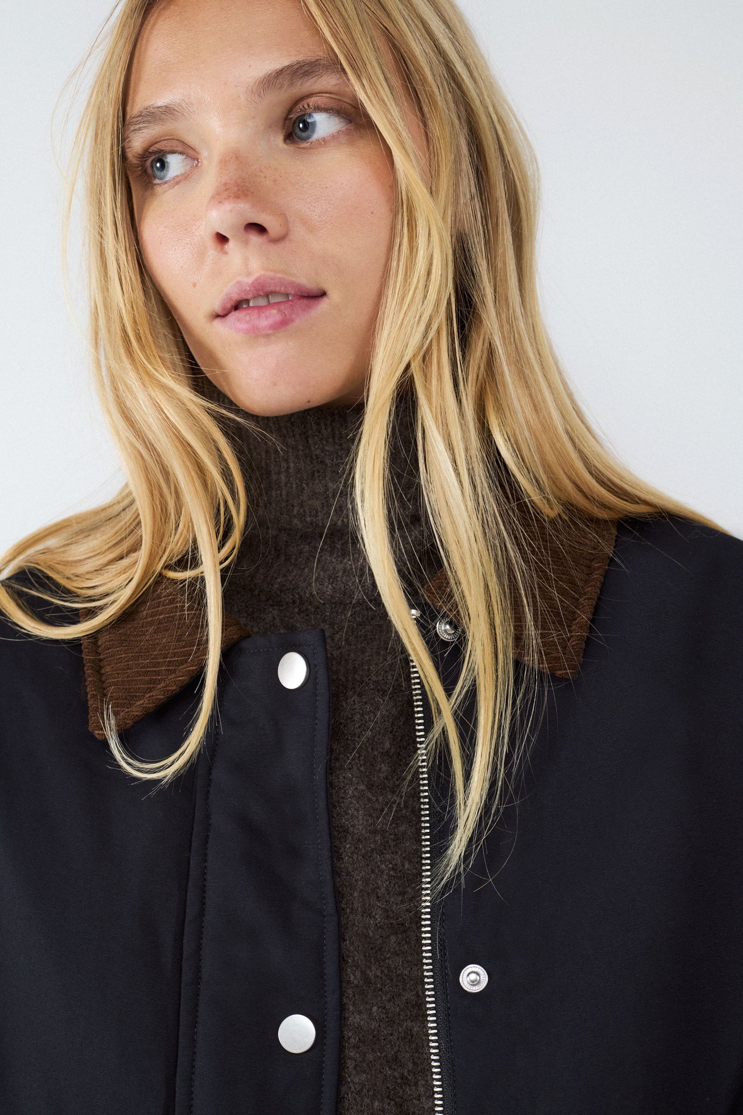 Quilted jacket with corduroy collar