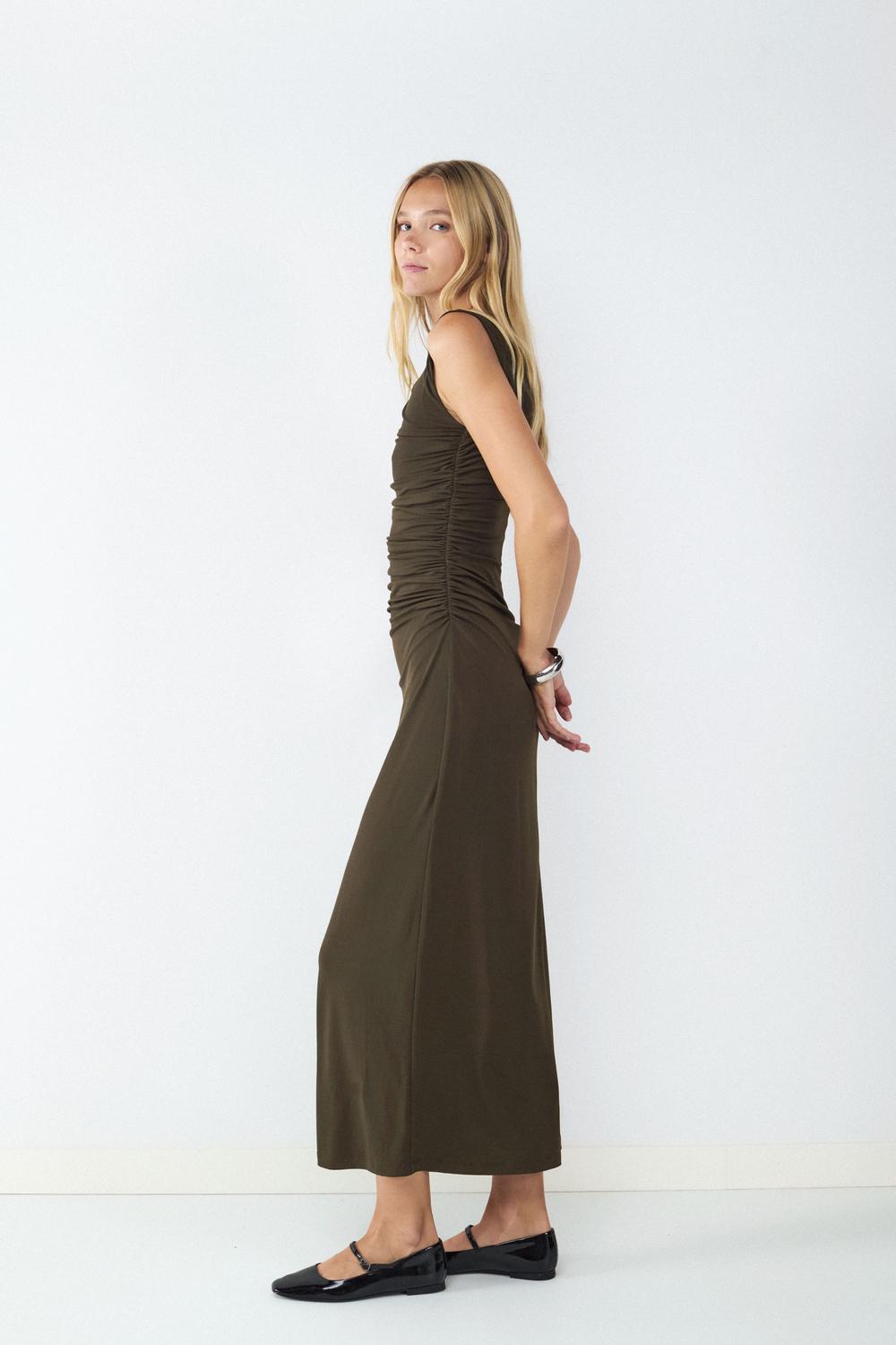 model_front full_BQXNkxppgwcG3JqZMZZxFB7bJr3_preview.jpg
