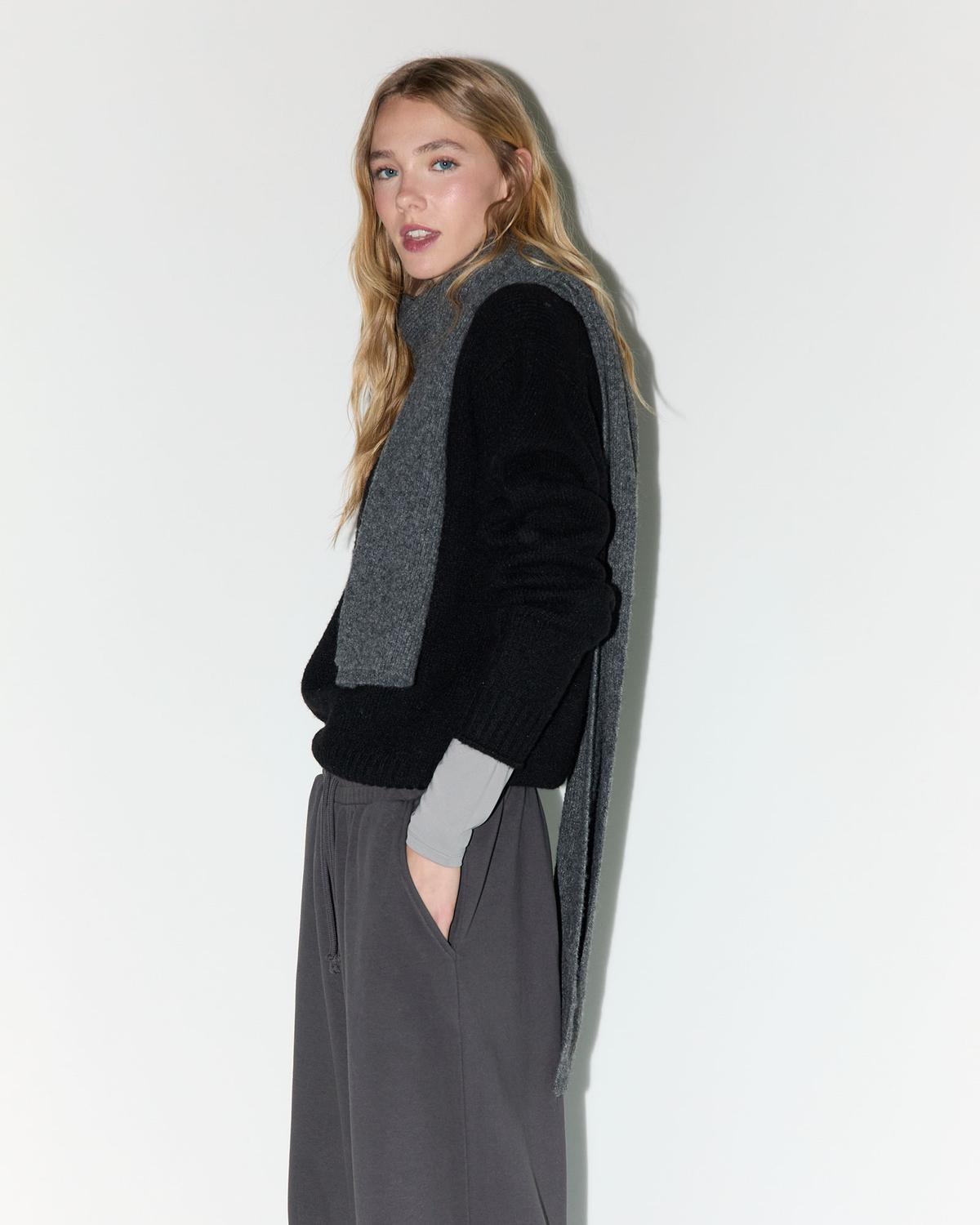 model_back_BgYeXn5VX4uPmw1mM4n1fJaRnkY_preview.jpg