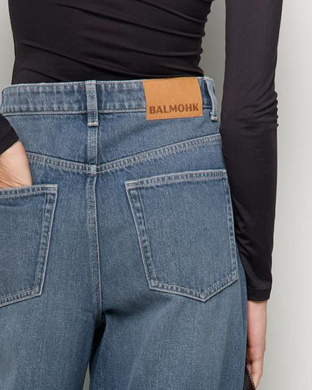 Loose baggy jeans