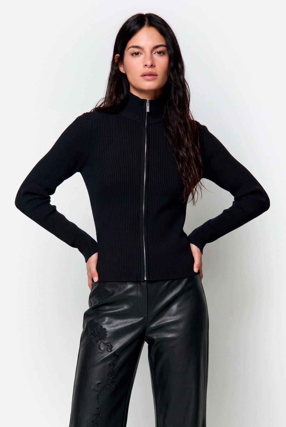 CAMISOLA DE MALHA BAL COM FECHO TOTAL - Preto