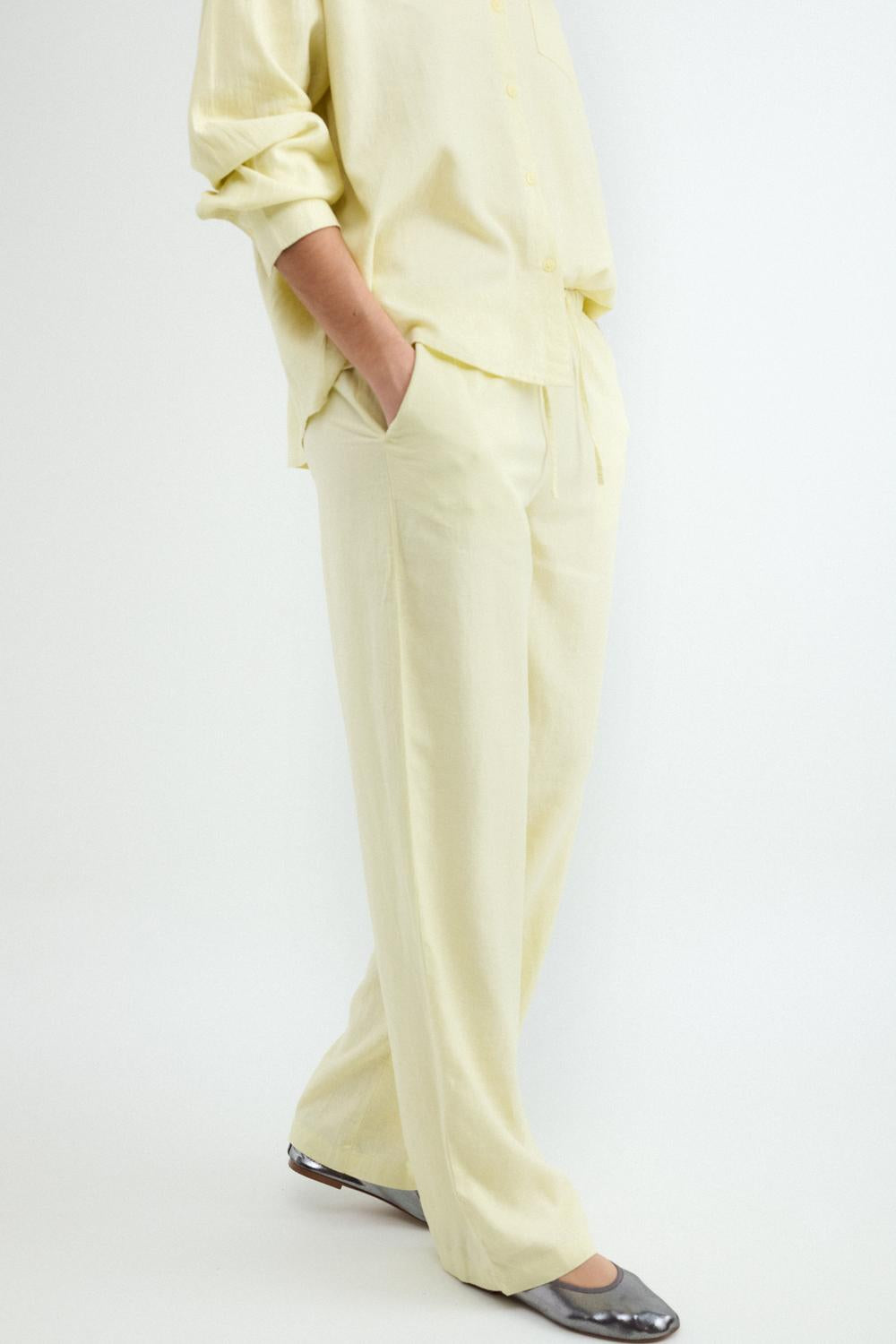 model_front full_V75Dl0QamqunkQq3WR1du7rMao4_preview.jpg