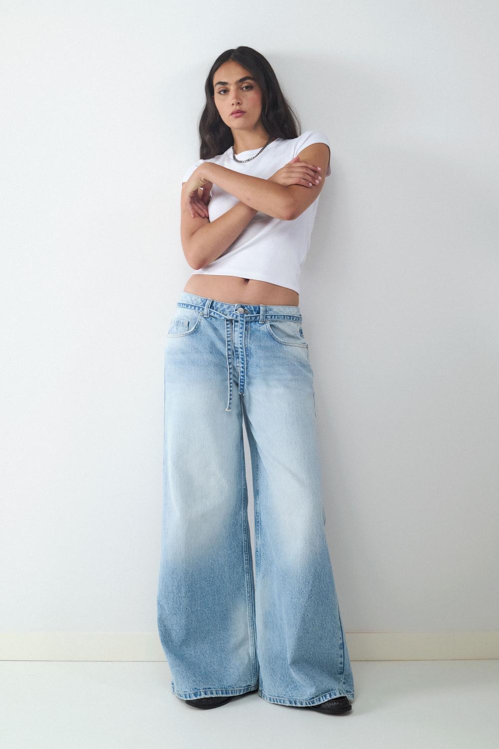 Jeans wide leg cordón
