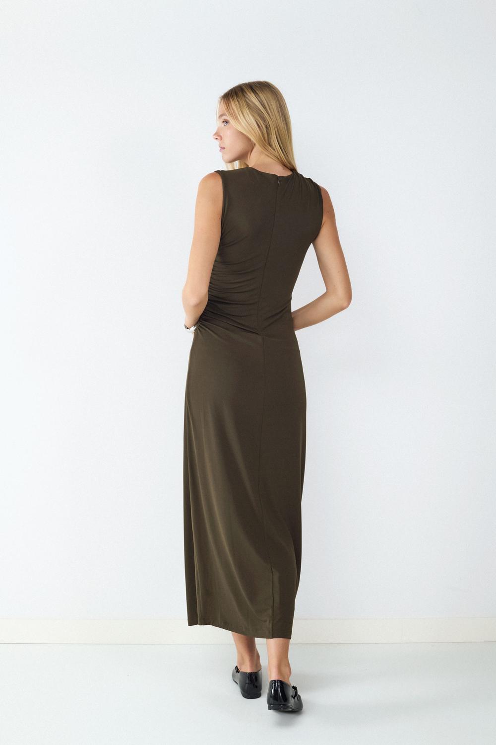 model_back_XxJDol7dkwIdwrWkqx4QhnKedmyg_preview.jpg