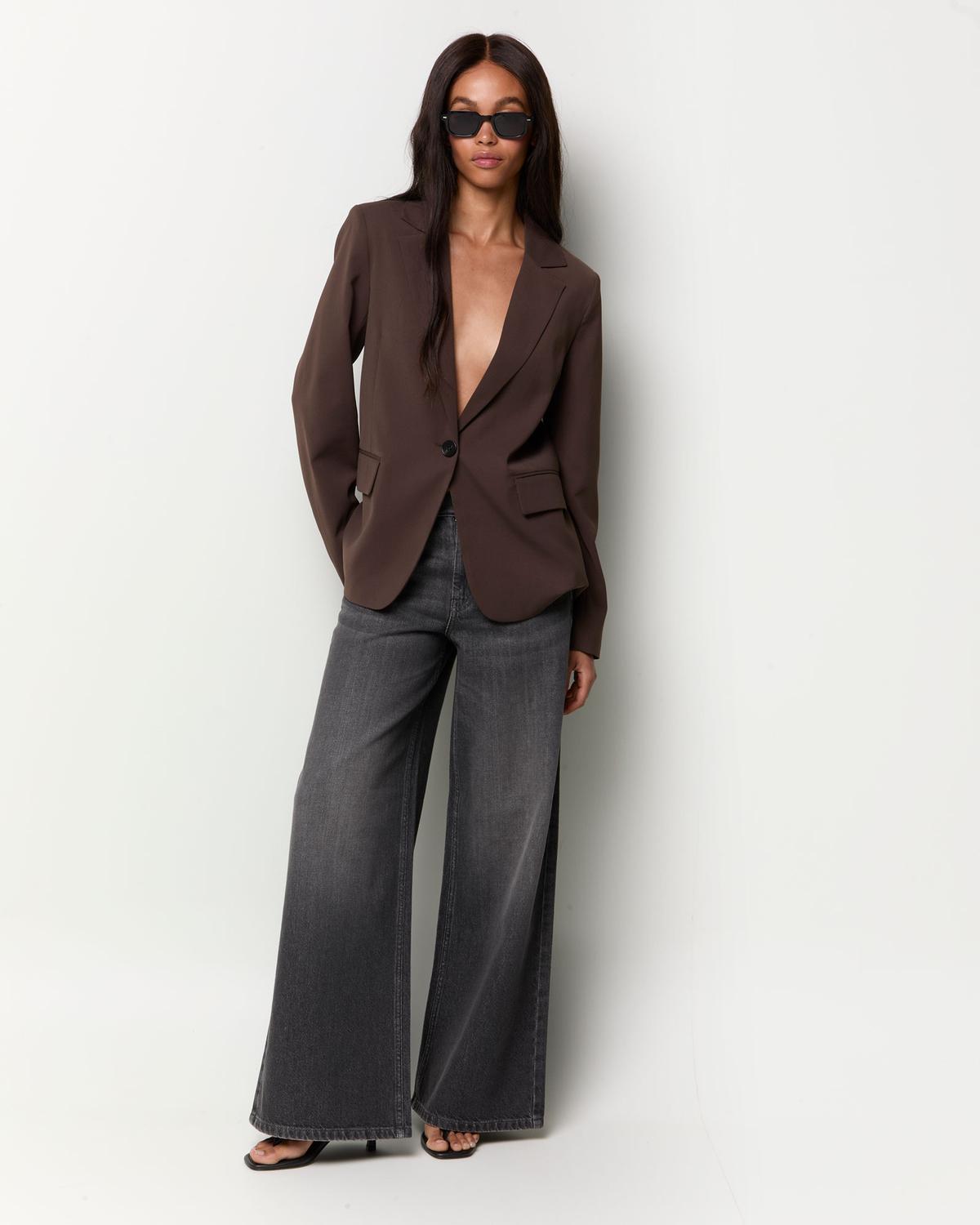 model_front_d519QPe9yghj71K3w9VNUeParnJ_preview.jpg