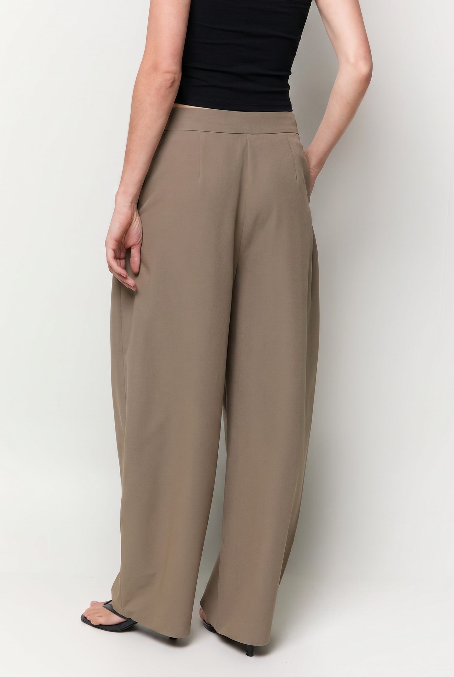 Pantalón pliegues delanteros