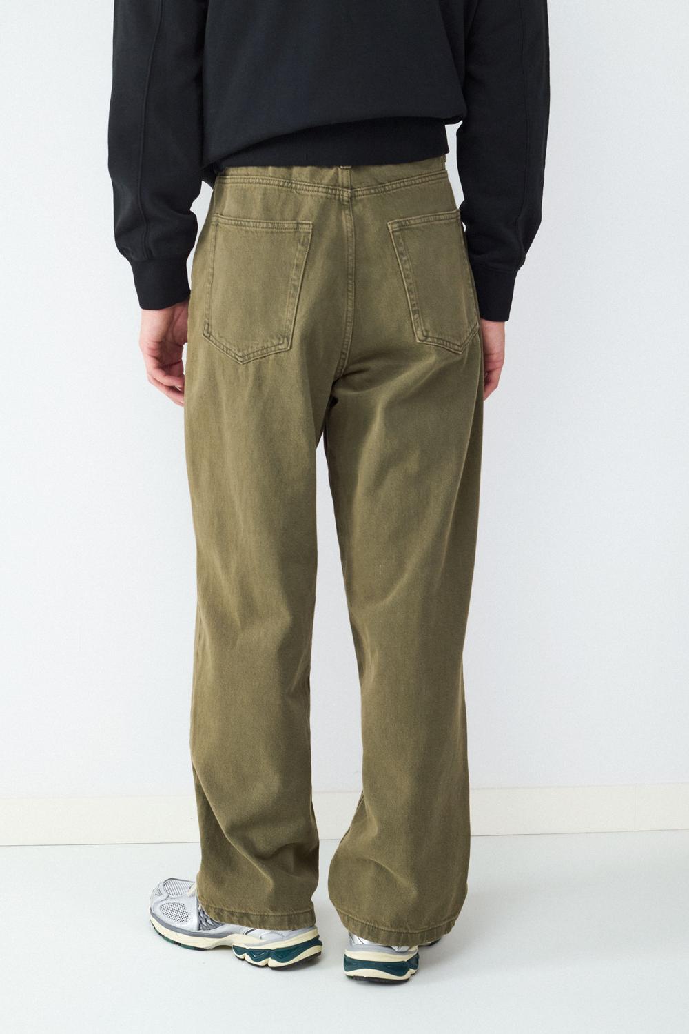 model_back_nNRwQlE7d0U7145xkEVduMrKZrr_preview.jpg