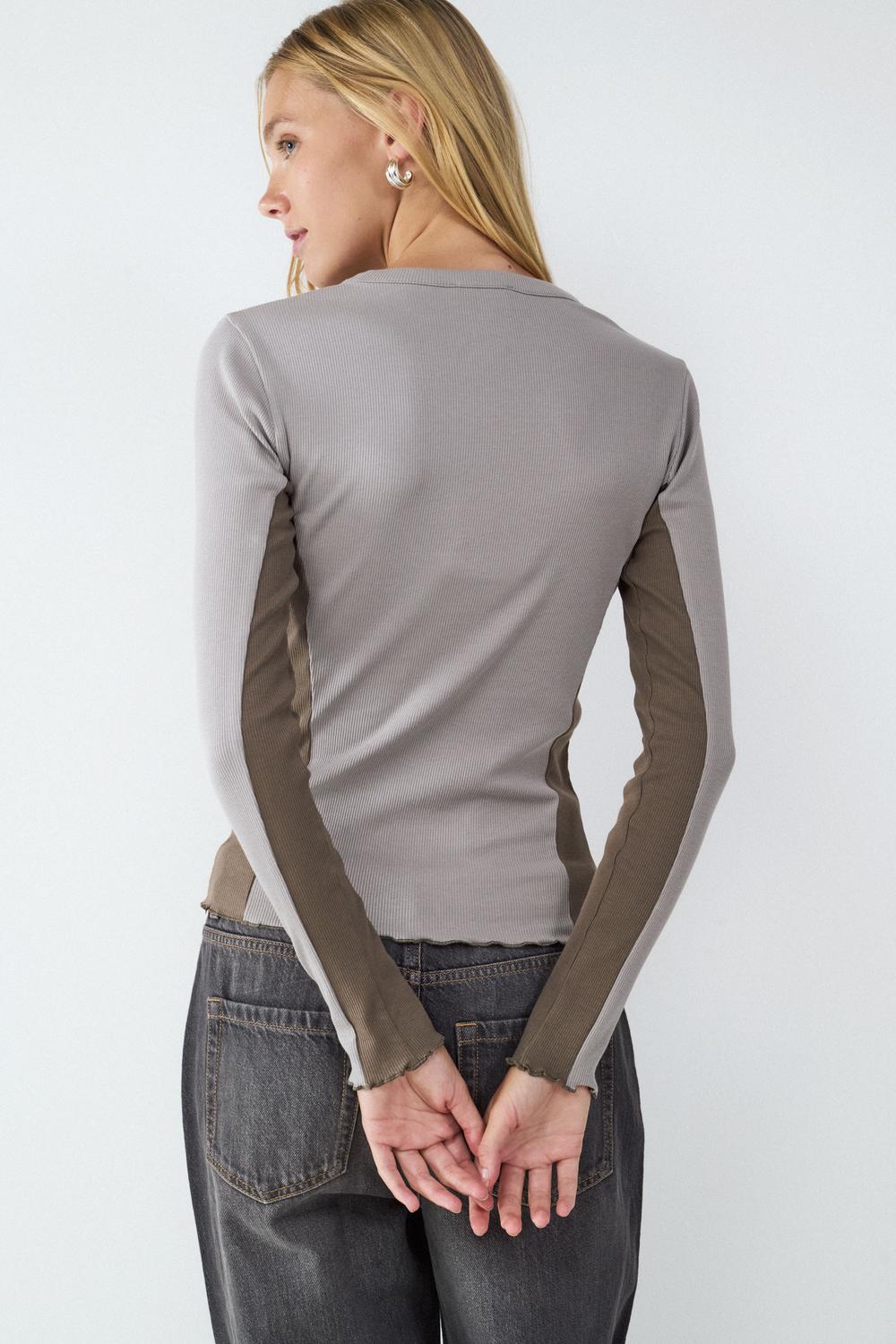model_back_nRGmokEEgWIPJvzARnevCbp06Xl_preview.jpg