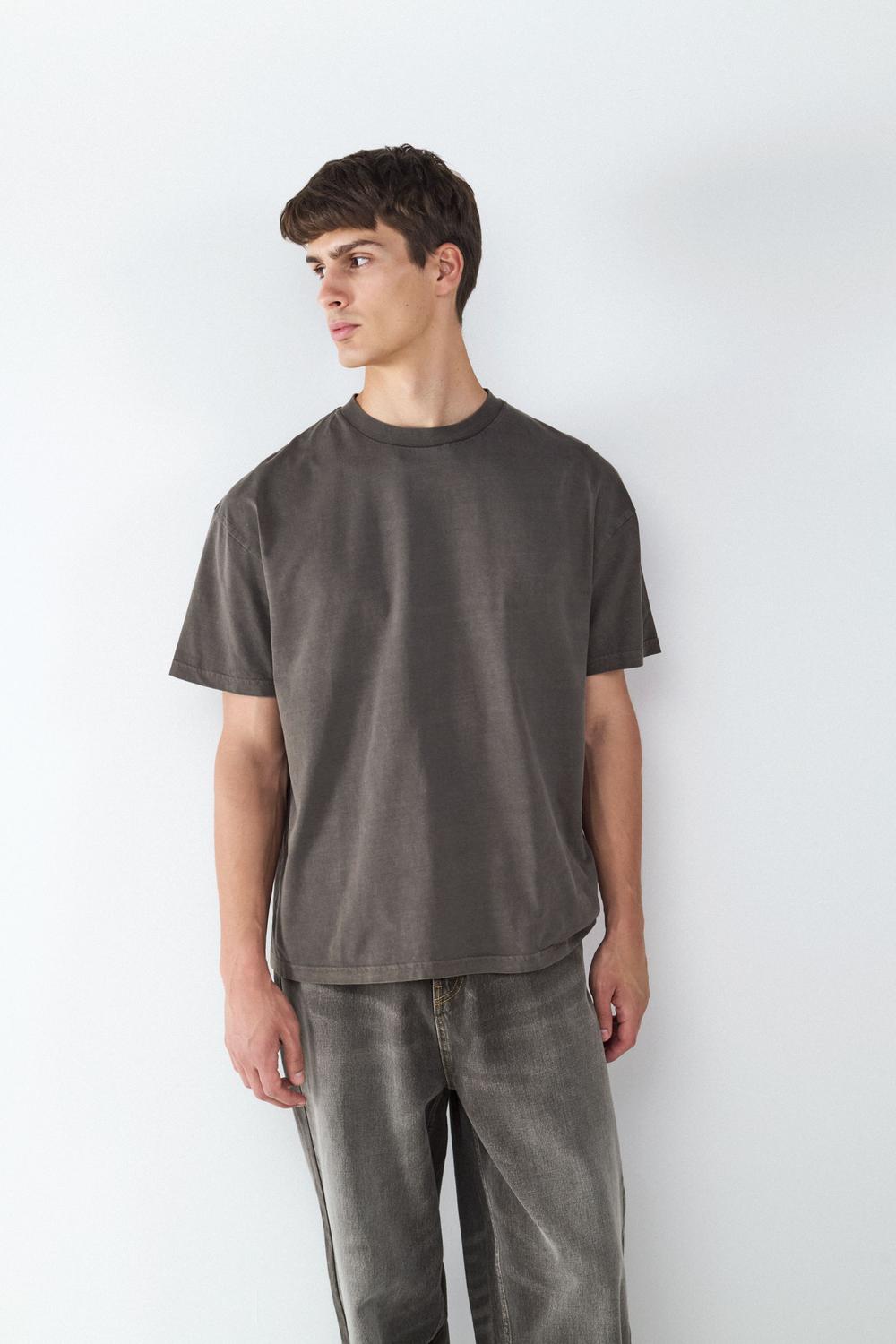 model_front_wJpvbadMdoIGJA5zbAmlFP1Y9x3_preview.jpg