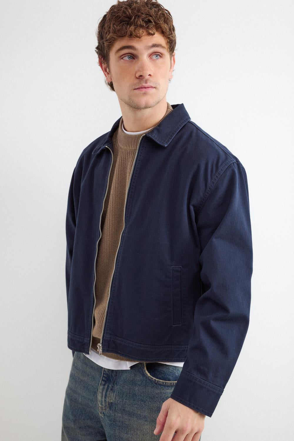 model_front full_y6wwZP6rjncJGW1w5EQAiYa5zKW_preview.jpg