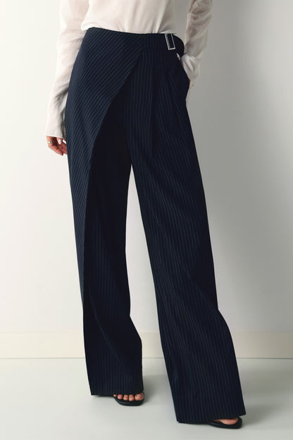 Pantalón cruzado