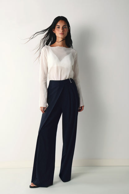 Pantalón cruzado
