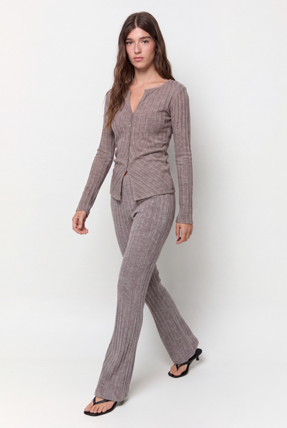Pantalón flare