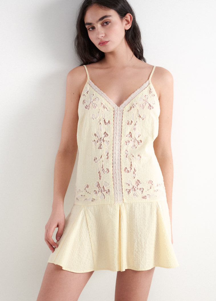 Mini vestido lencero