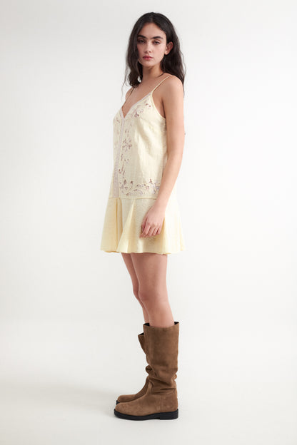 Mini vestido lencero