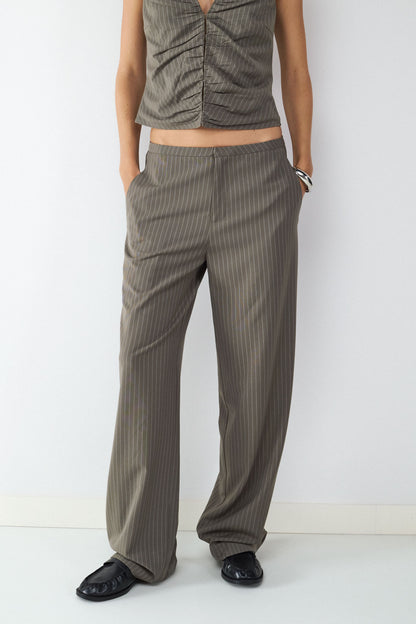 PANTALÓN RECTO RAYA DIPLOMÁTICA