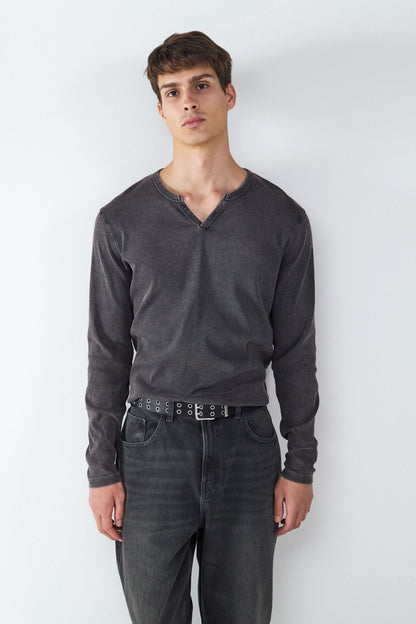 Camiseta Manga Larga Cuello Pico