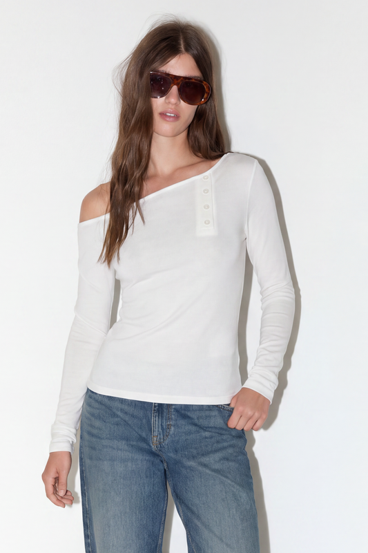 CAMISETA ASIMÉTRICA BOTONES