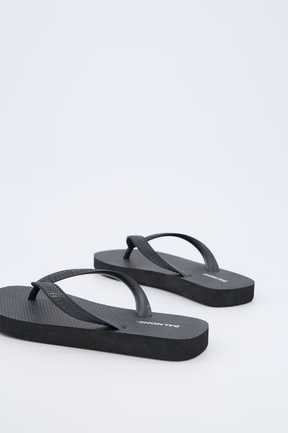 Flat sandal