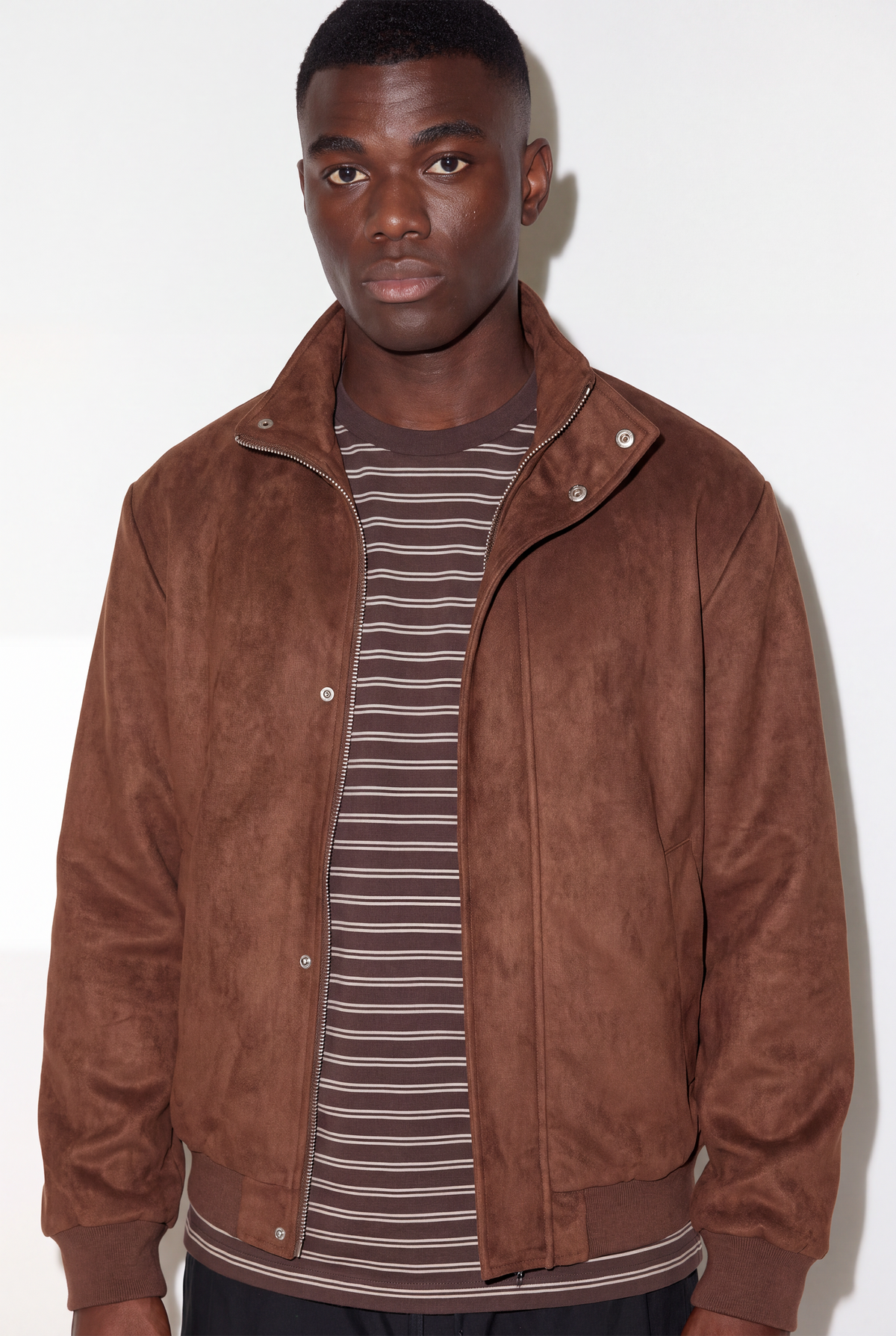 Cazadora bomber efecto suede