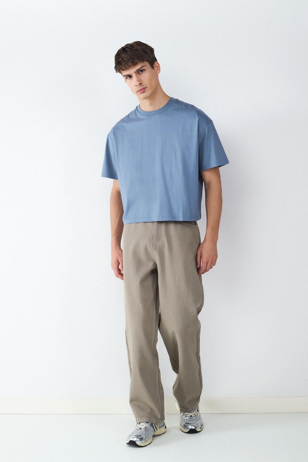 model_front full_5moRJGezy6c3Jv7jKRPGu9wBKWQ_preview.jpg