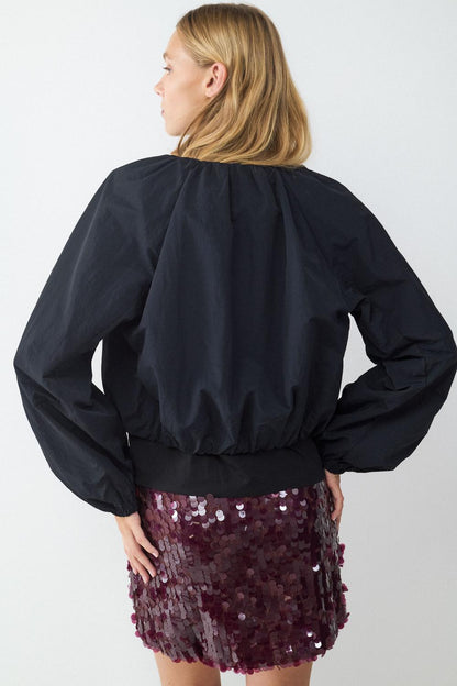 model_back_7b5KKKpyP5sVPGvr5eoNtJbRD3M_preview.jpg