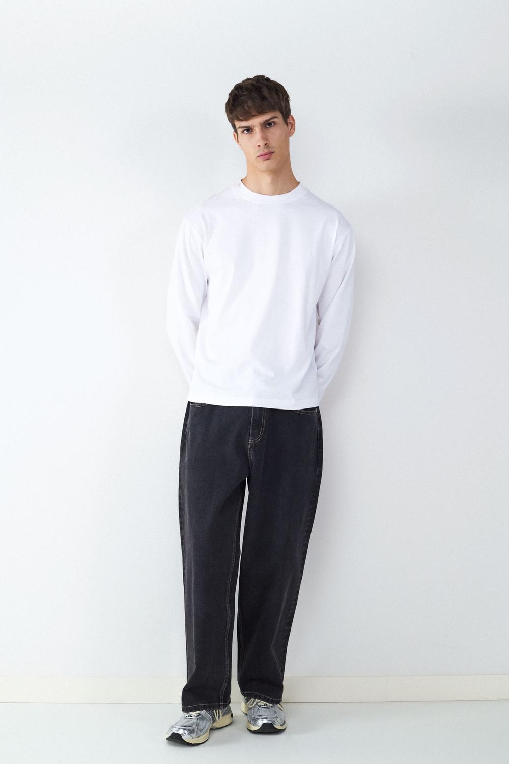 model_front full_7zzBn16D11hXJJrgb547tnd5jGk0_preview.jpg