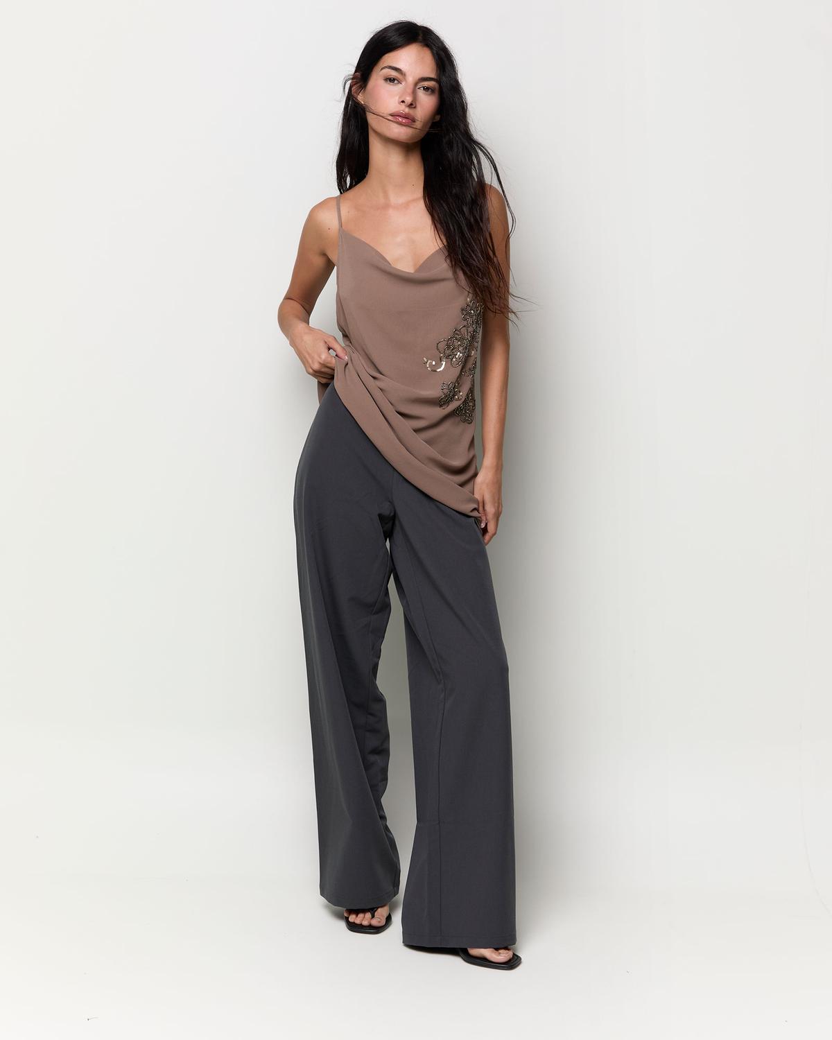 model_front full_AgD14gv0wNhQkA0kb90RSYZQ6oa_preview.jpg