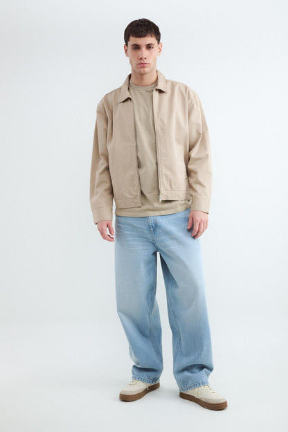 model_back_AyXJdkPEggUgy0QW1dXZiqvZwVw_preview.jpg