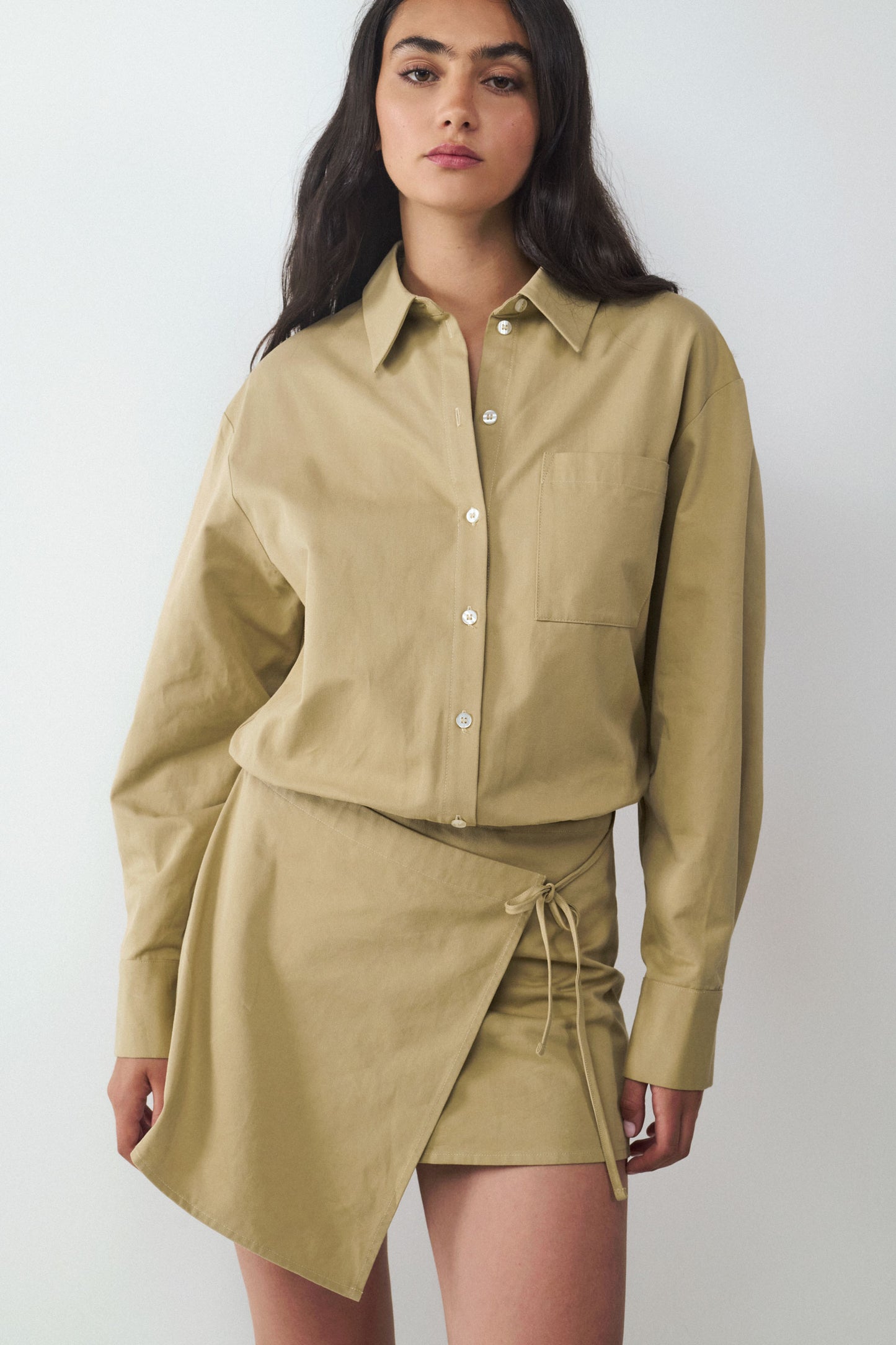 VESTIDO CAMISERO CORTO EFECTO PAREO
