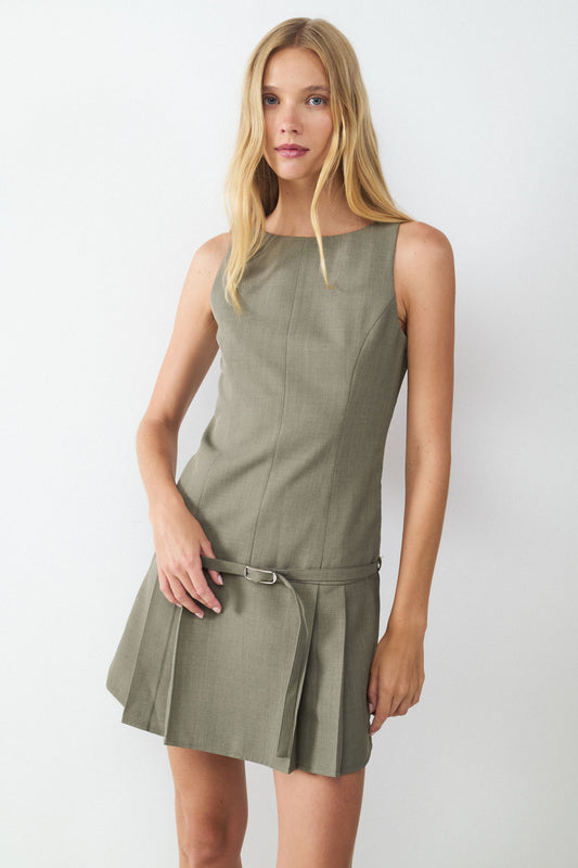 Vestido corto tablas cinturón