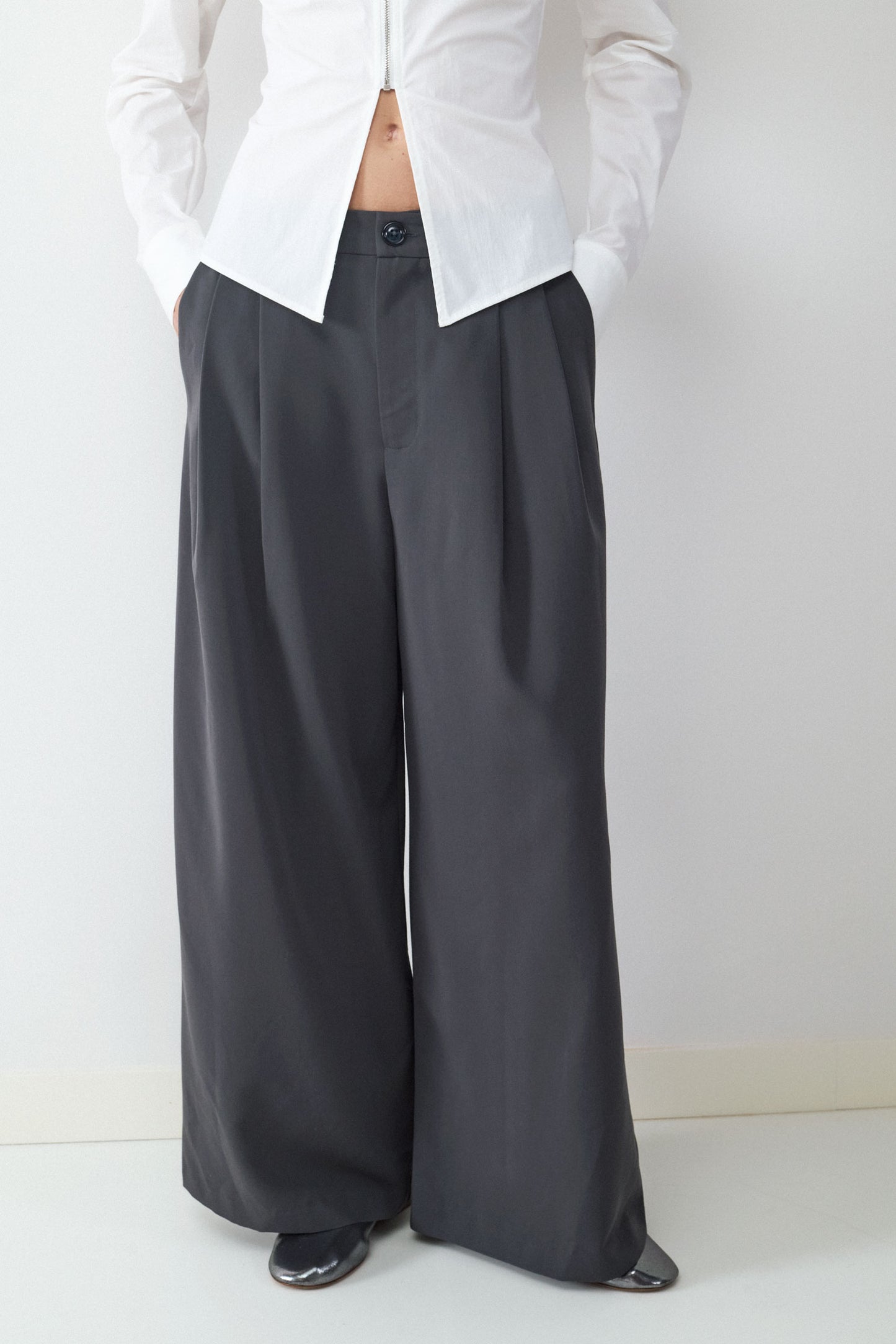PANTALÓN TRAJE PLIEGUES