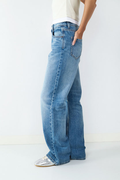 JEANS STRAIGHT TIRO ALTO