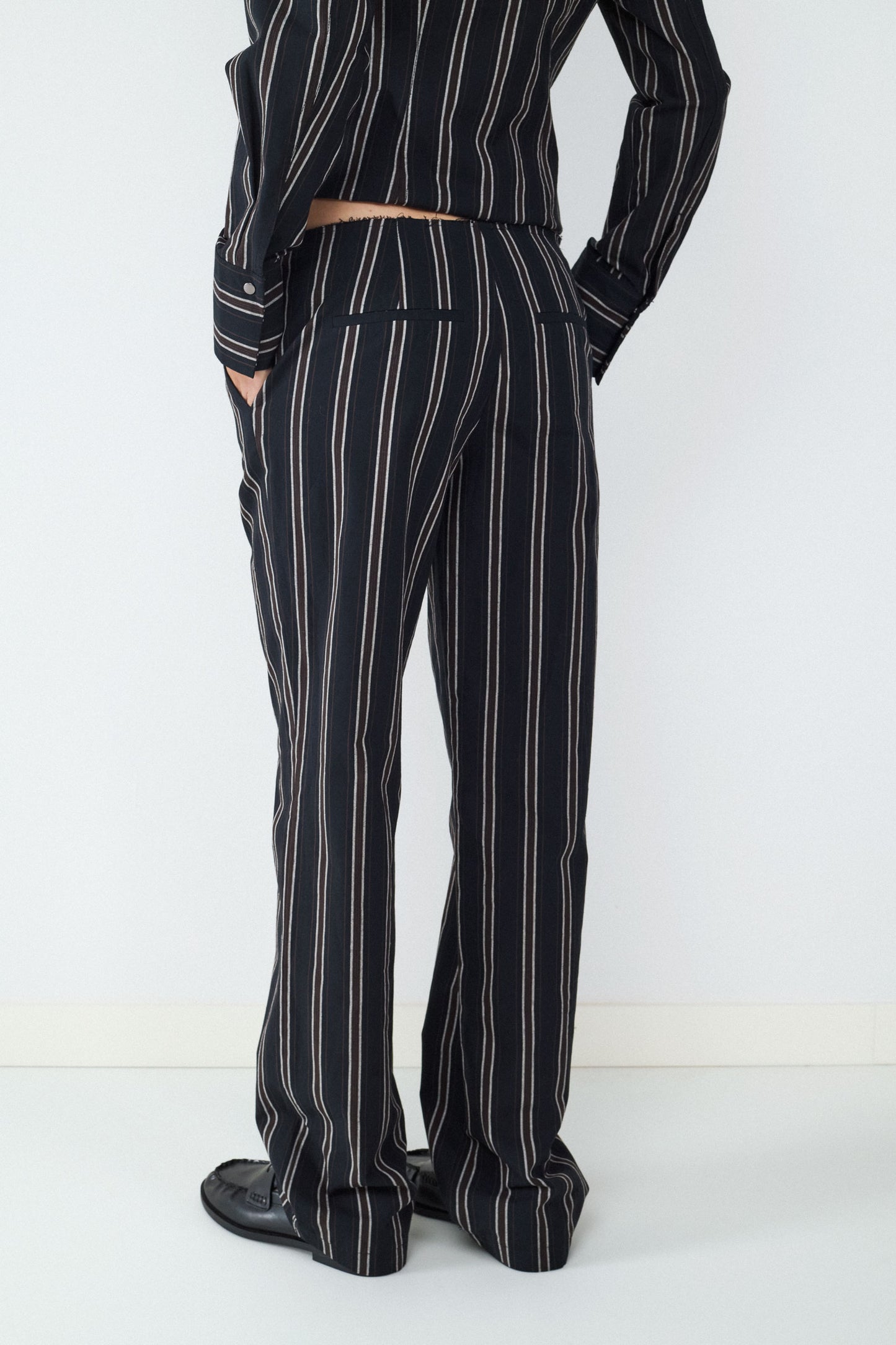 PANTALÓN RECTO RAYAS