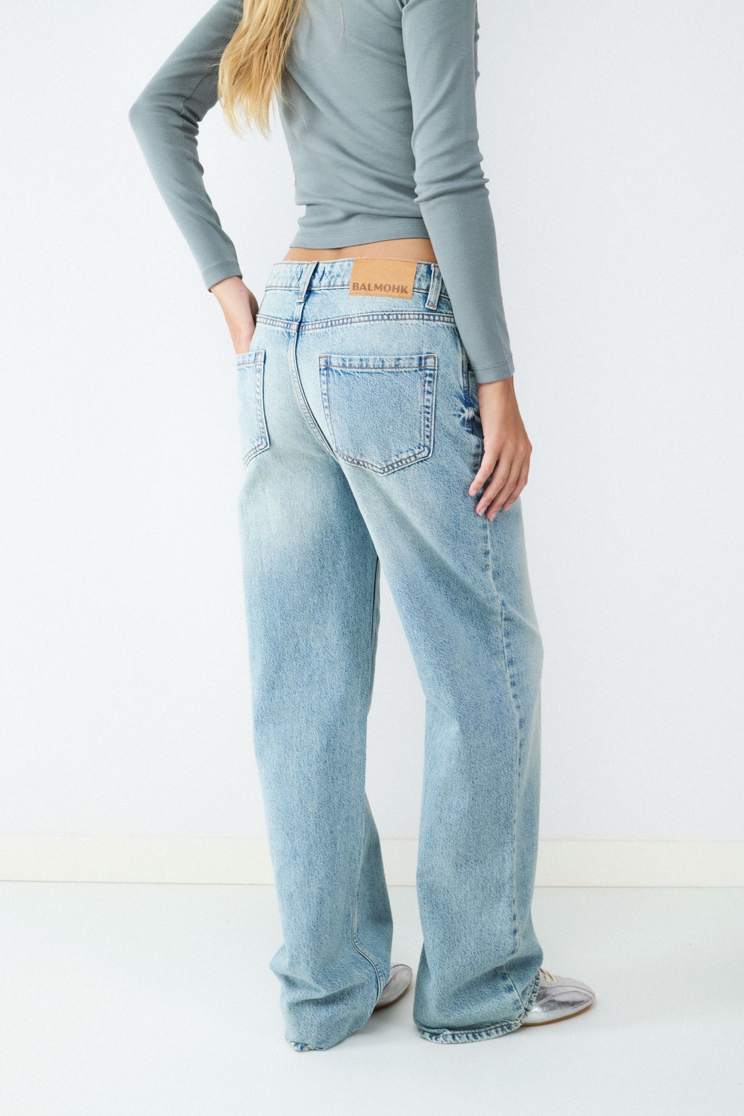 JEANS STRAIGHT TIRO ALTO