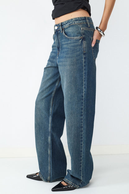 JEANS STRAIGHT TIRO MEDIO