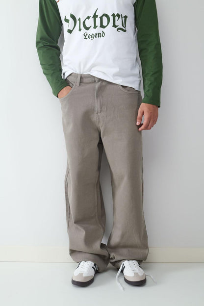 model_front_BB5KaPV9dzsg91rj5DV6TJkdzJz_preview.jpg