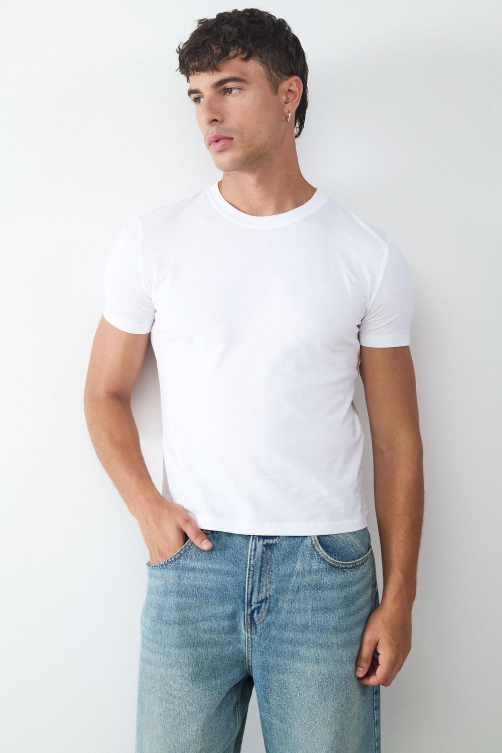 model_front_DMoozaB3lzhrMkRN5jkdCxjzNkyM_preview.jpg