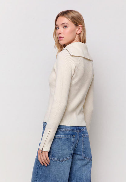 model_back_DlMNevZE3ZSAyyGz91q3UxGZqWy0_preview.jpg